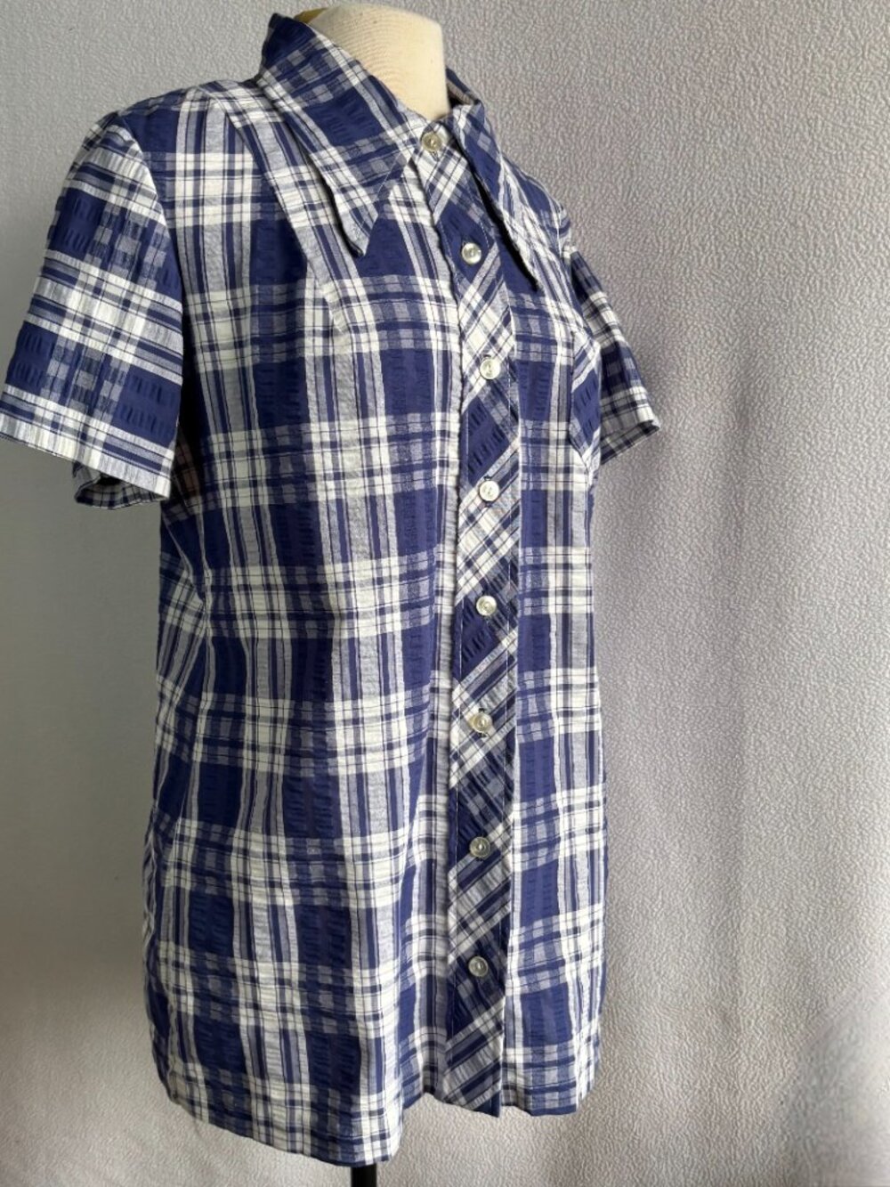 Vintage 1970s Dagger Collar Blue Plaid Crinkly Cotton Hip Length Blouse - Picture 4 of 7